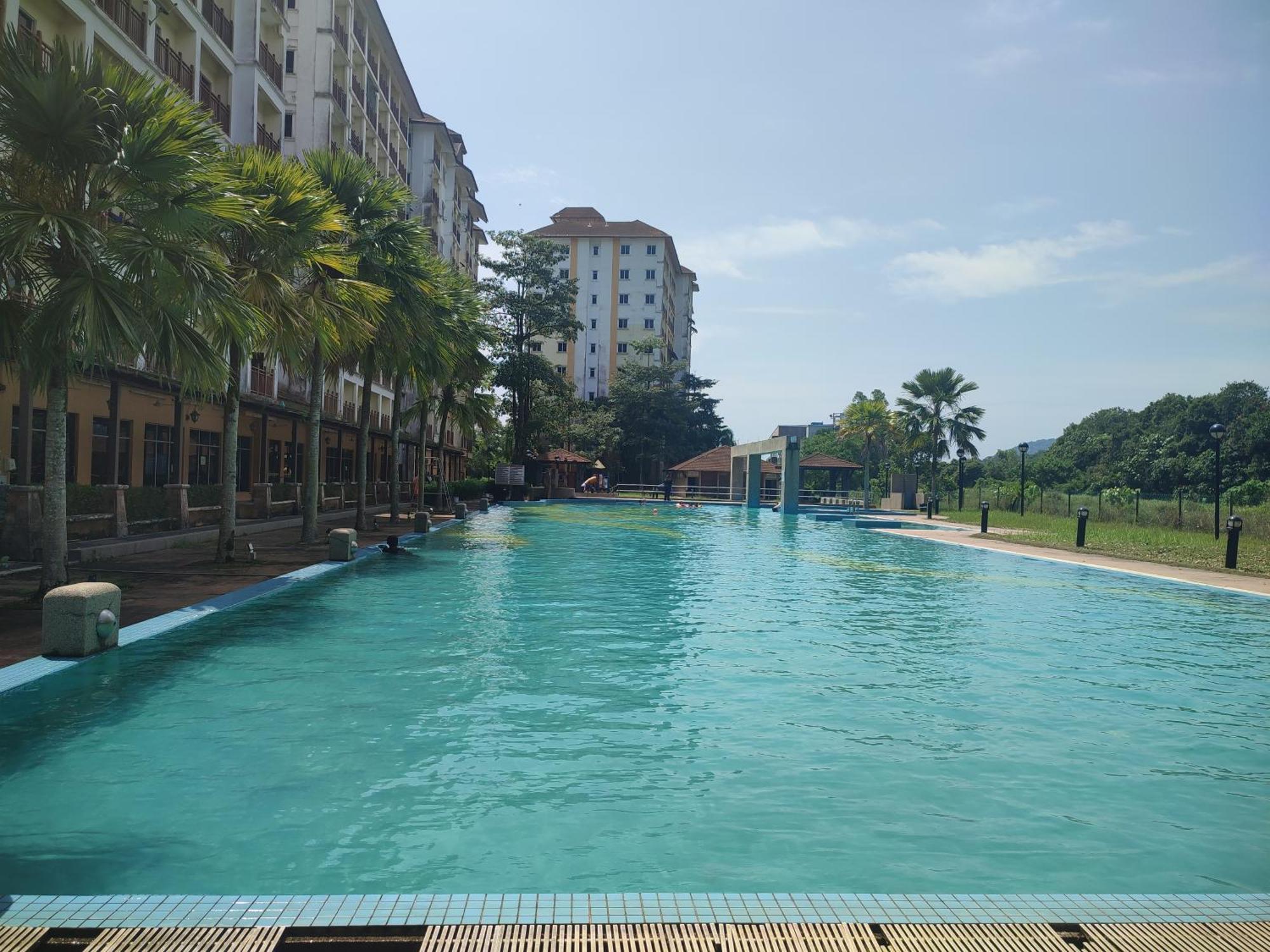 Sofea Inn Bukit Merah - Suria A7733 Kampong Selemat Exterior foto